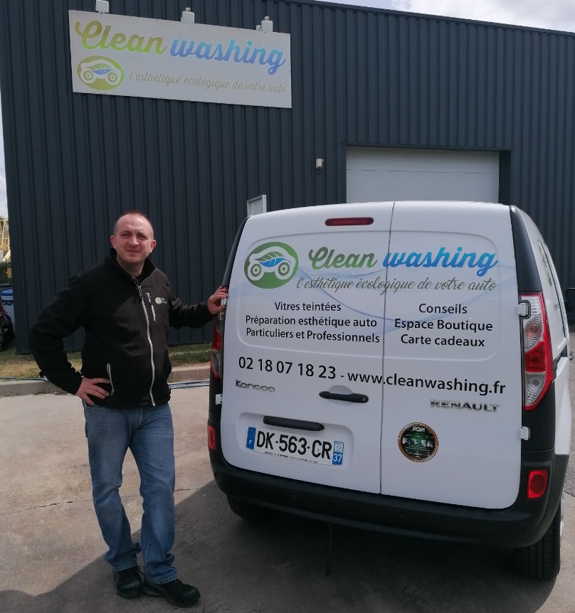You are currently viewing Quand Clean Washing passe dans AUTO-MOTO !